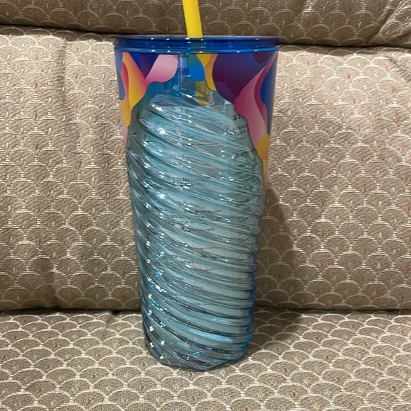 NWT Reusable Starbucks 18oz tumbler - Picture 3 of 7